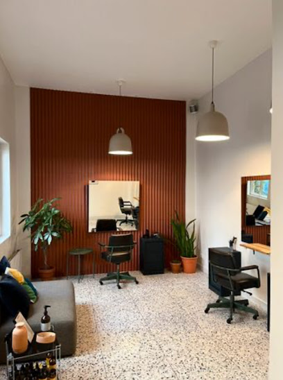 Maison Cachee Coiffeur à Paris 03