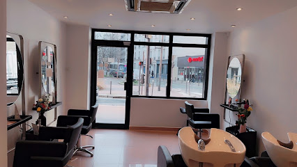 Meret Hairstylist Coiffeur à Paris 15