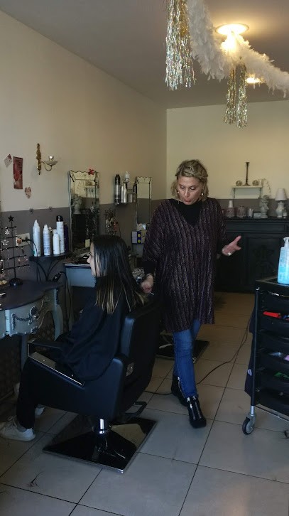 Lyame coiffure, Salon de Coiffure à Régusse