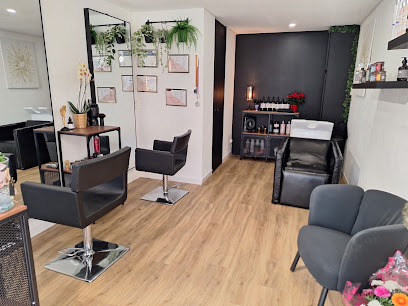 Les Ciseaux De Charlotte Coiffeur à Royat