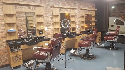 BARBER CLASSE SANS RDV COUPE ADULTE 15€ COUPE ET BARBE 25€ COUPE ENFANT 12€ BARBE 10€ STATIONNEMENT FACILE A PROXIMITE, Salon de Coiffure à Saint-Jean-de-la-Ruelle