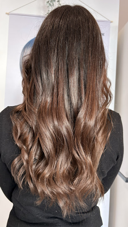 Les Ciseaux D'emilie Chez Mallaury Studio Coiffeur à Toulon