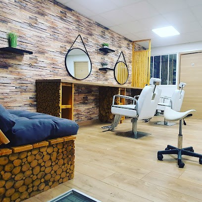 The Barber By Ced'w, Salon de Coiffure à Saint-Denis-de-l'Hôtel