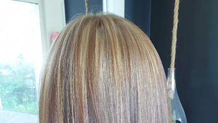 Fashioncoiff Beauty Fashion, Coiffeur à Domicile à Château-Renard