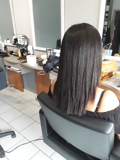 CaliCoiffure, Salon de Coiffure à Saint-Mitre-les-Remparts