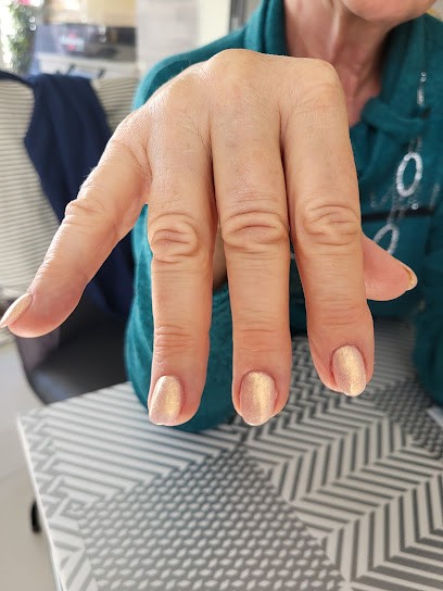 EXCES'S France (salon de coiffure et pose d'ongles et microblaiding), Salon de Coiffure à Saint-Raphaël