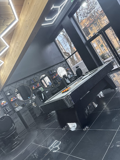 8 Barber Pool Coiffeur à Lyon 01