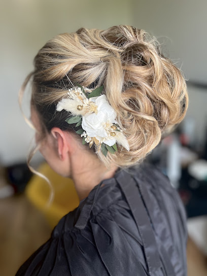 Salon De Coiffure Brille Par Lucie Coiffeur à Pornichet