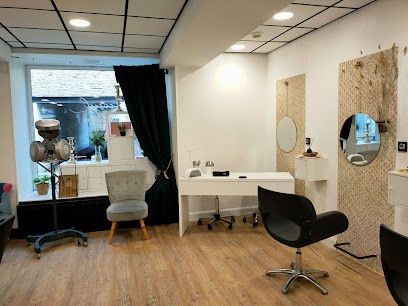 CD HAIR, Salon de Coiffure à Maen Roch