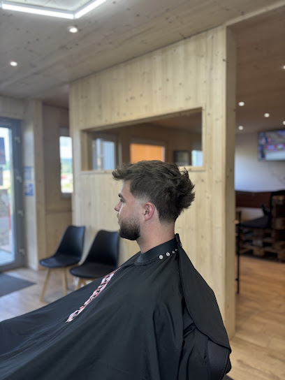 Barberchop' - Bar / Coiffeur Barbier, Barbier à Fournets-Luisans