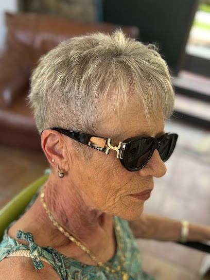 Conception H'air Ernst, Coiffeur à Domicile à Bormes-les-Mimosas