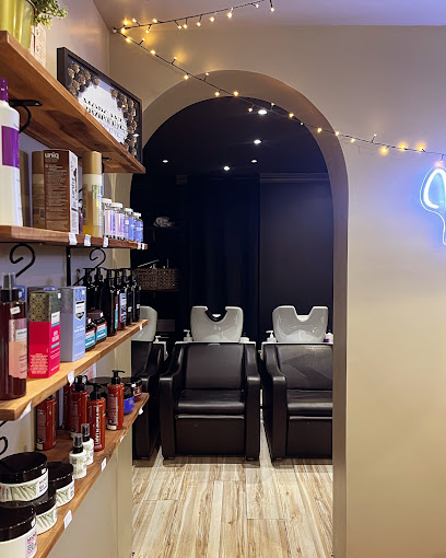 Morgane T Coiffeur à Saint-Étienne-au-Mont