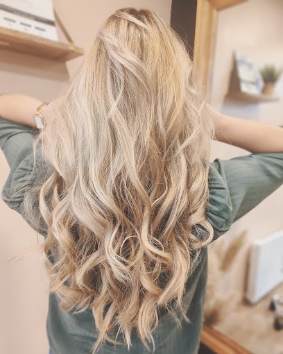 Laura Artisan Coiffeur, Salon de Coiffure à Périers