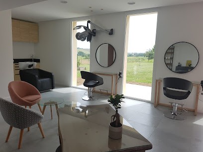 OtantiC Lumière - Coloriste végétal - Coupe énergétique - Trichothérapy - Coiffure de mariée - Soin Aïqo - Toulouse, Salon de Coiffure à Lauzerville