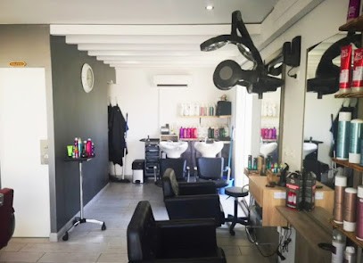 Prise De Tete, Salon de Coiffure à Mours-Saint-Eusèbe