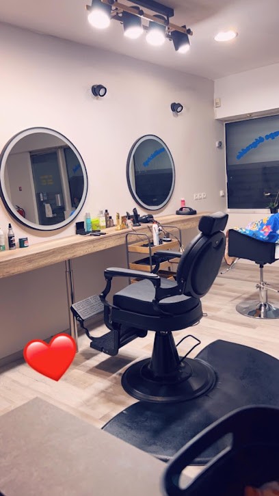 Mebarki Chaouki, Salon de Coiffure à Coulommiers