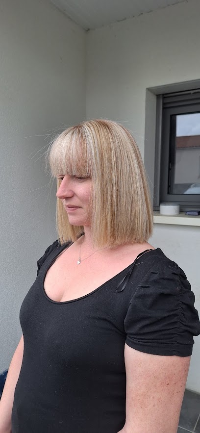 Véronique Coiffeuse À Domicile Coiffeur à la Rochelle