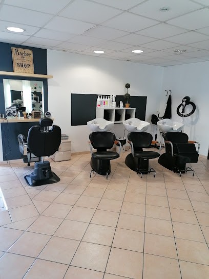 Atelier Beauté (Karine), Salon de Coiffure à Oytier-Saint-Oblas