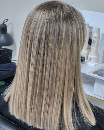 Fanny Coiff & Nail's Coiffeur au Beausset