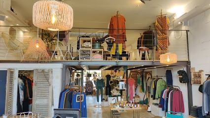 Madame Bavarde, Salon de Coiffure à Porto-Vecchio