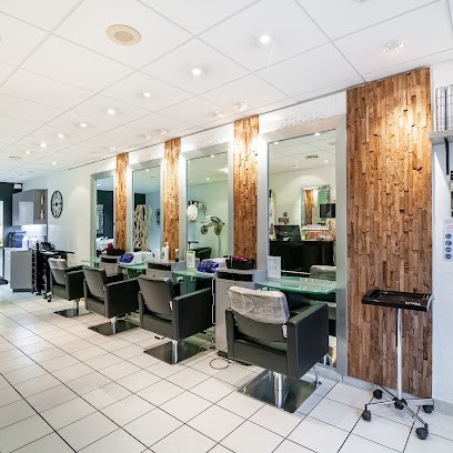 Atelier Coiffure, Salon de Coiffure à Longeaux