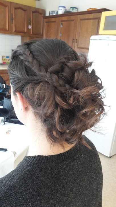 Actifs Coiffure à Domicile Émilie Chanavat, Coiffeur à Domicile à Saint-Laurent-de-Chamousset