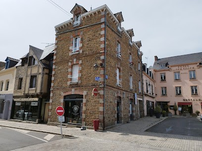 Les Fines Lames, Barbier à Dol-de-Bretagne