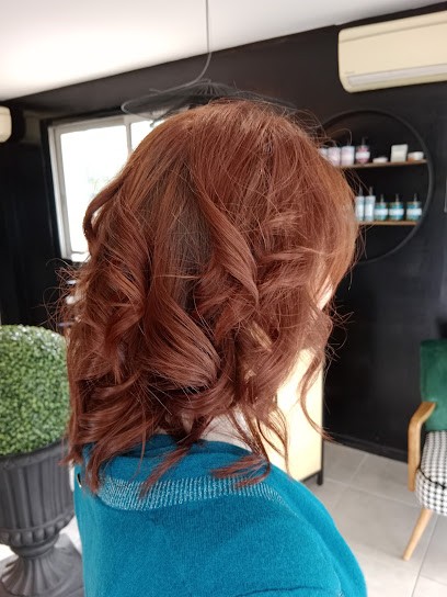 Basic Essensual - coiffeur Merignac chemin long, Salon de Coiffure à Mérignac