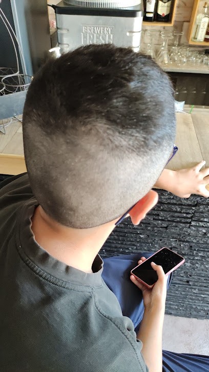 Frédéric Ruiz JMG, Salon de Coiffure au Chambon-Feugerolles