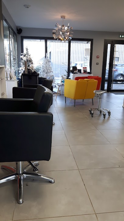 Salon Cendr'in, Salon de Coiffure à Saint-Pantaléon-de-Larche