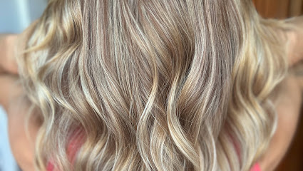 Claire Maitre - Coloriste (Coiffeur Privé) Coiffeur à Clermont-Ferrand