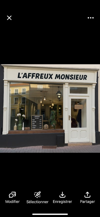 L'affreux Monsieur Coiffeur à Saint-Avold