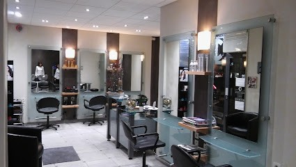 DELOR COIFFURE, Salon de Coiffure à Voiron