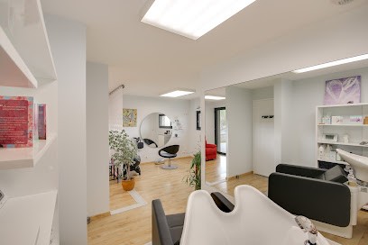 Sabine Académie Capillaire, Salon de Coiffure à Luc-la-Primaube