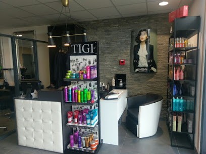 BACKSTAGE Coiffure, Salon de Coiffure à Pleumeleuc