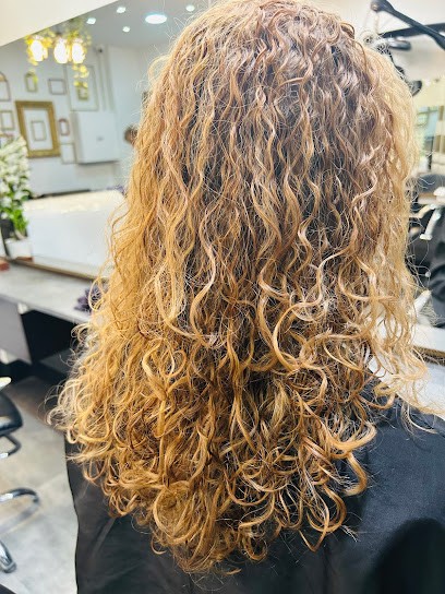 Weini’s Coiffure, Salon de Coiffure à Paris 13