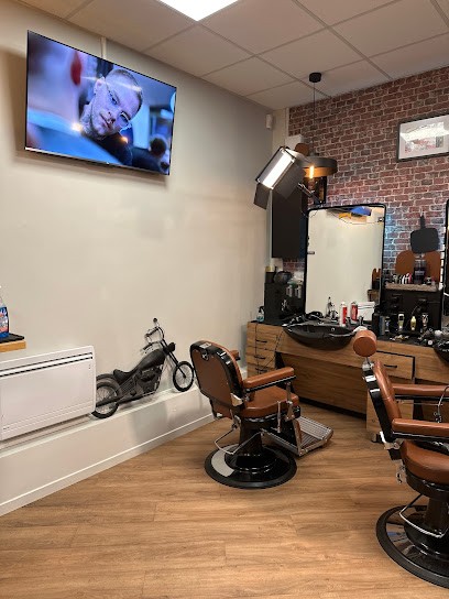 LE REPÈRE DU BARBIER, Barbier à Poissy