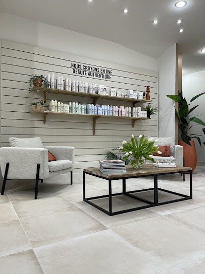 Chanelle ( Hair Beauty By Chanelle ), Salon de Coiffure à Vierzon