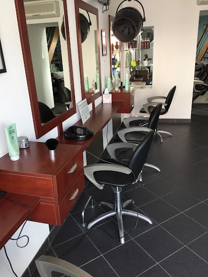 MB CUT COIFFURE, Salon de Coiffure à La Roche-sur-Yon