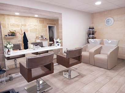 R.head Spa Coiffeur à Blaye