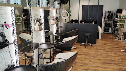 Style And Me Segré - Coiffeur, Salon de Coiffure à Segré-en-Anjou Bleu