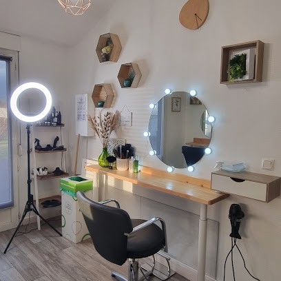 L'Atelier Coiffure D'Emily, Salon de Coiffure à Thiers