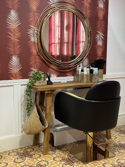 La Petite Narbonnaise By Kelly Coiffure, Salon de Coiffure à Narbonne