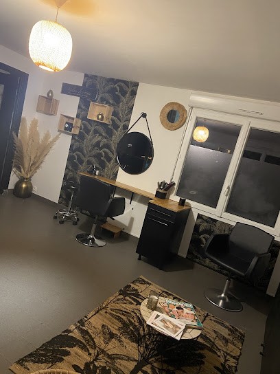 Atypik Salon Privé Hair Therapy, Salon de Coiffure à Tresses