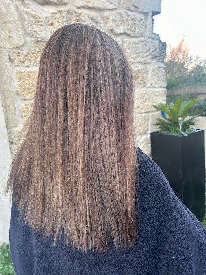 Victoria. R Coiffure, Coiffeur à Domicile à Saint-Laurent-d'Aigouze