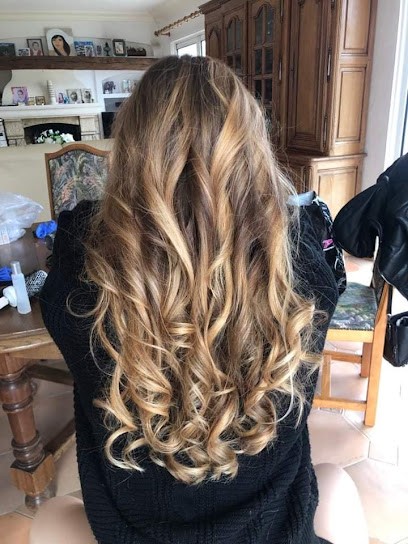 Laura Coiffeuse à Domicile, Coiffeur à Domicile à Tourrettes-sur-Loup