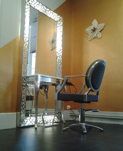 Relooking Et Accompagnement Par Céline, Salon de Coiffure à Rodez