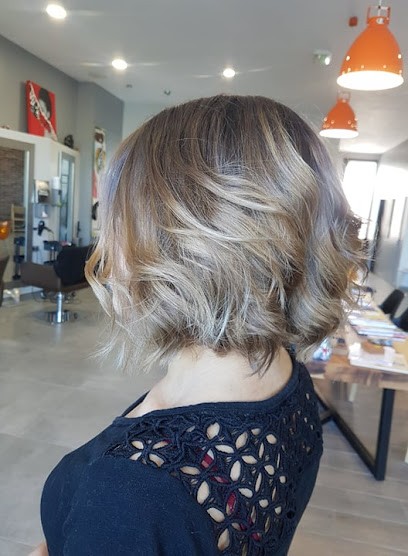 LA TETE LA PREMIÈRE - COIFFEUR JUVIGNAC, Salon de Coiffure à Juvignac