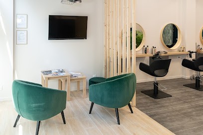 Delphine Genois, Salon de Coiffure à Manom