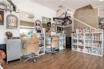 Coiffeur Issoire - Orchidée Coiffure - Prothésiste Capillaire Agrée- Esthétique Endermologie LPG, Salon de Coiffure à Issoire